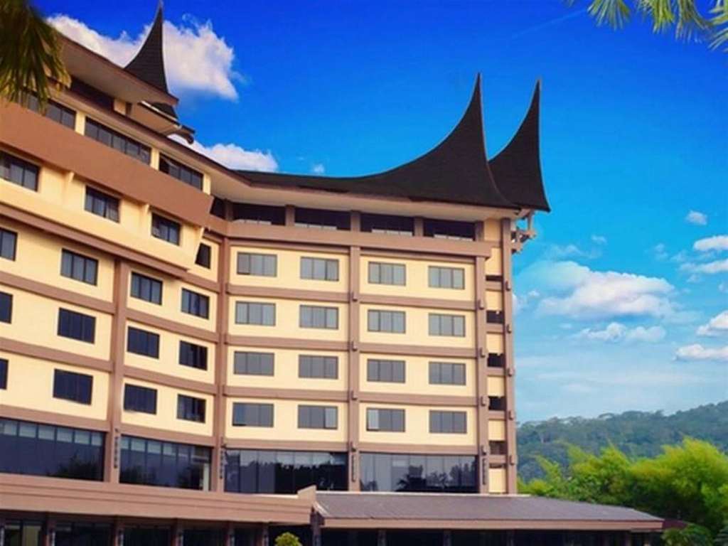 Kyriad Hotel Bumiminang Padang  Exterior photo