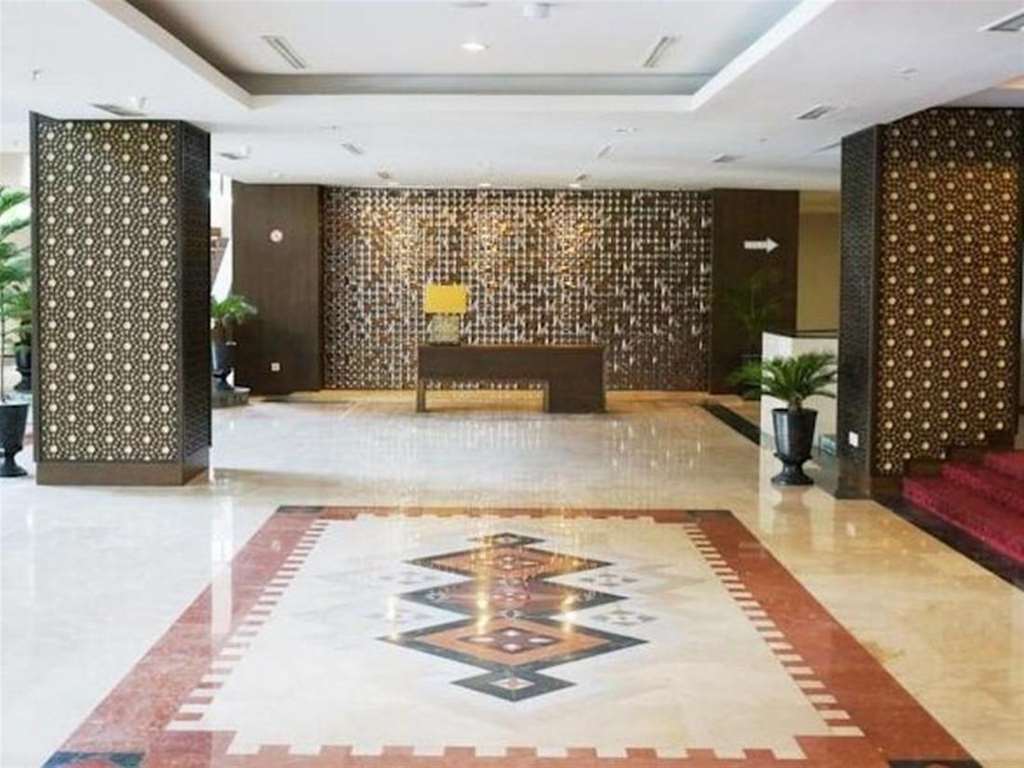 Kyriad Hotel Bumiminang Padang  Interior photo